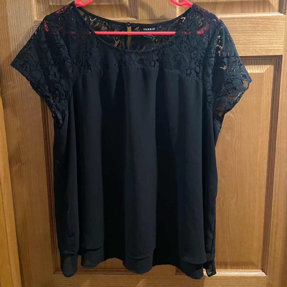 ❌SOLD❌Torrid black lace top